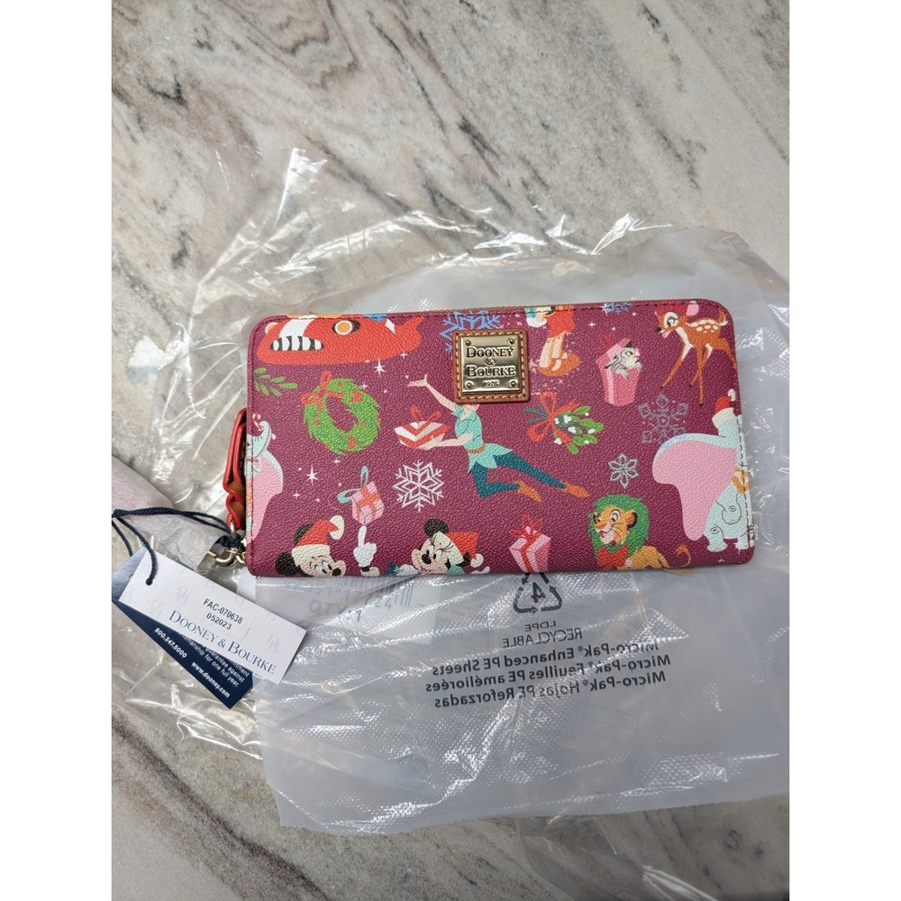 Disney Dooney & Bourke 2023 Classics Christmas Holiday Wallet NWT This Placement